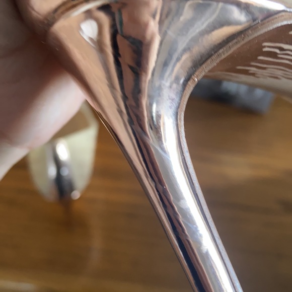 Gorgeous "Erregina " metallic gold JLO  see thru  jelly Heel - Picture 7 of 11